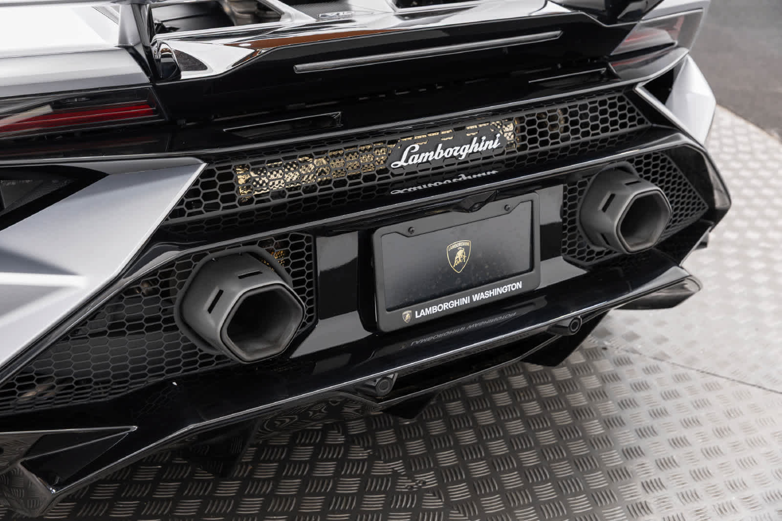 Used 2023 Lamborghini Huracan Tecnica RWD image 56