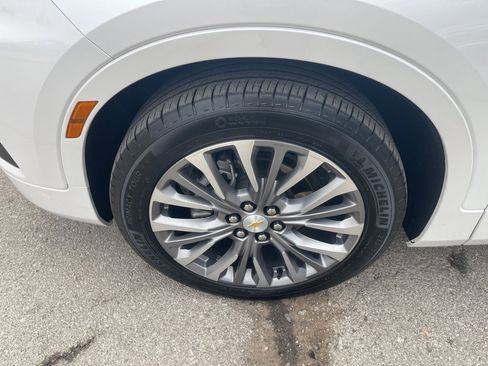 Certified 2021 Chevrolet Blazer Premier w/ Driver Confidence II Package image 9