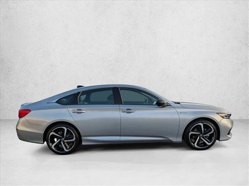 Used 2022 Honda Accord Sport image 4