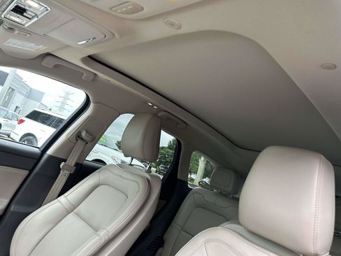 Certified 2022 Lincoln Corsair Reserve w/ Elements Package FWD image 22