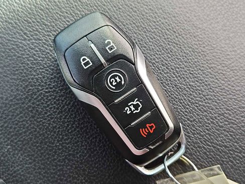 Used 2017 Ford Explorer XLT w/ Equipment Group 202A image 35