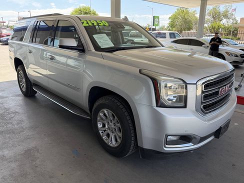 Used 2019 GMC Yukon XL SLT w/ Open Road Package AWD/4WD image 2