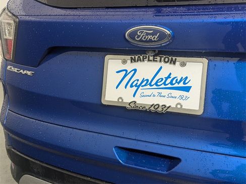 Used 2017 Ford Escape SE w/ SE Cold Weather Package image 8