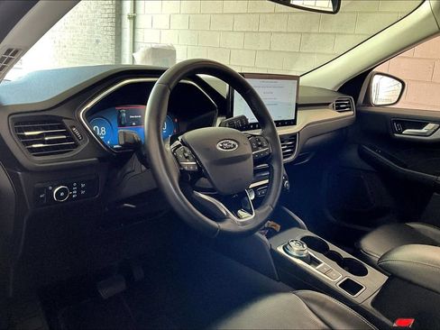 Used 2024 Ford Escape Platinum AWD/4WD image 16