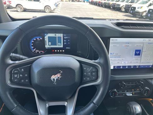 Used 2022 Ford Bronco Badlands AWD/4WD image 14