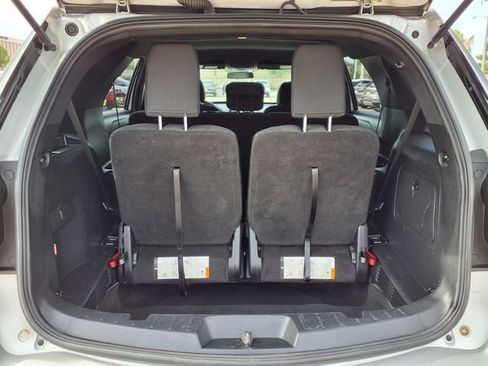 Used 2017 Ford Explorer XLT AWD/4WD image 25