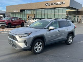 Used 2019 Toyota RAV4 LE video 1