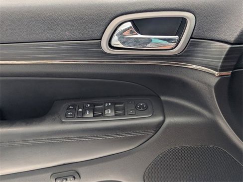 Used 2019 Jeep Grand Cherokee Limited X image 24