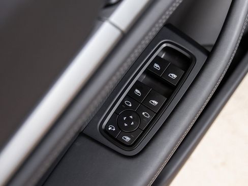 Certified 2025 Porsche Taycan AWD/4WD image 23