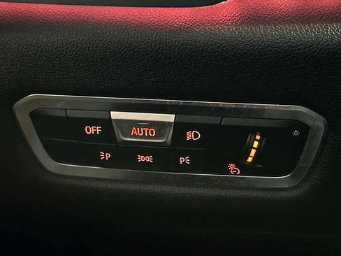 Used 2022 BMW X6 xDrive40i w/ M Sport Package AWD/4WD image 49