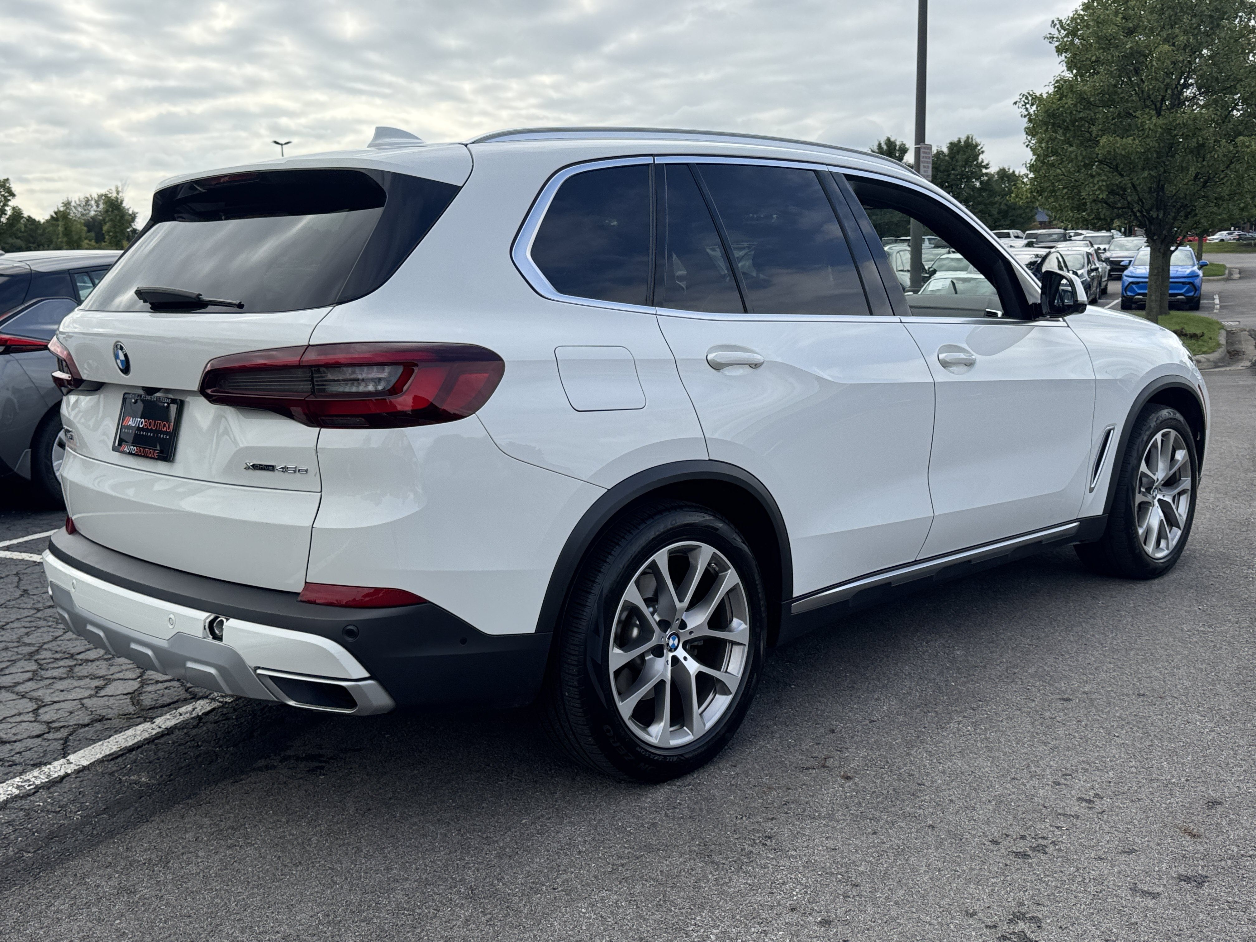 Used 2021 BMW X5 xDrive45e w/ Premium Package 3 AWD/4WD image 13