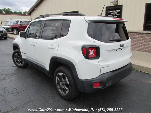 Used 2016 Jeep Renegade Latitude AWD/4WD image 4