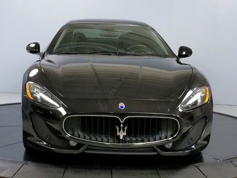 Used 2014 Maserati GranTurismo Sport image 2