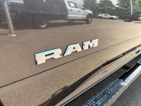 Used 2025 RAM 2500 Laramie AWD/4WD image 12