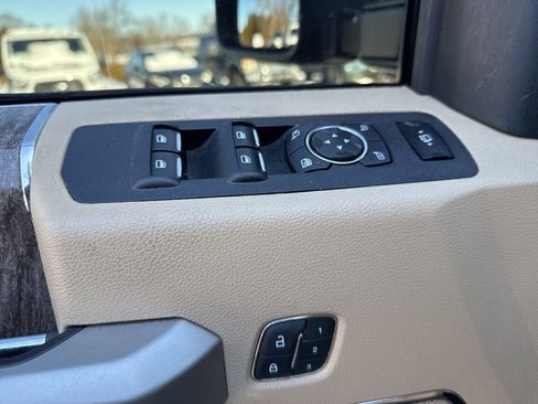 Used 2019 Ford F250 Lariat w/ Lariat Value Package image 12