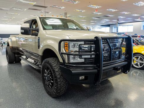 Used 2017 Ford F350 Lariat w/ Lariat Value Package image 4