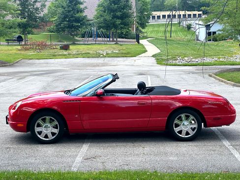 Used 2004 Ford Thunderbird image 17