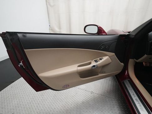 Used 2007 Chevrolet Corvette Coupe w/ Preferred Equipment Group RWD image 24
