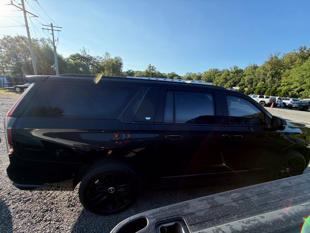 Used 2023 Cadillac Escalade ESV Premium Luxury AWD/4WD image 8
