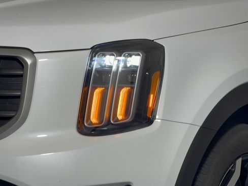 Used 2025 Kia Telluride S FWD image 12