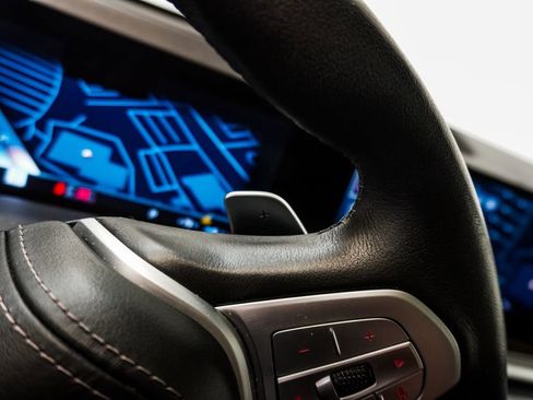 Used 2024 BMW X7 xDrive40i image 21