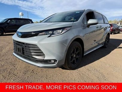 Used 2025 Toyota Sienna XLE Woodland Edition