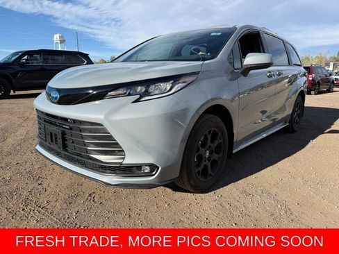 Used 2025 Toyota Sienna XLE Woodland Edition AWD/4WD image 1