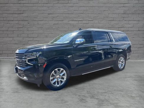 Used 2024 Chevrolet Suburban Premier AWD/4WD image 3