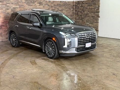 Used 2024 Hyundai Palisade Calligraphy AWD/4WD image 3