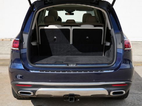 Used 2022 Mercedes-Benz GLS 450 4MATIC image 10