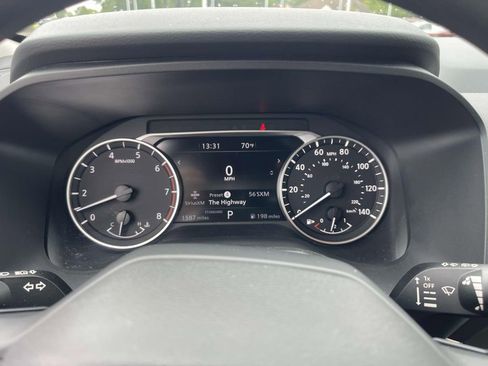 Used 2025 Nissan Rogue S image 21