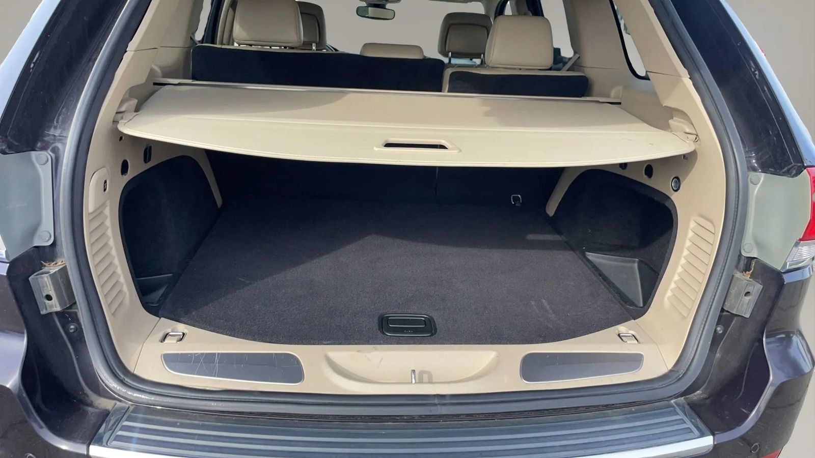 Used 2019 Jeep Grand Cherokee Limited AWD/4WD image 25