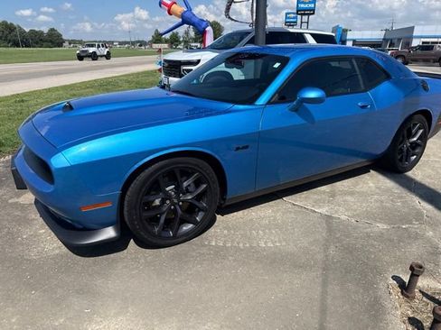Used 2023 Dodge Challenger R/T w/ Blacktop Package RWD image 2