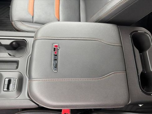 Used 2025 GMC Sierra 2500 AT4 w/ AT4 Preferred Package AWD/4WD image 16