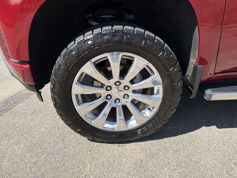 Used 2019 Chevrolet Silverado 1500 High Country w/ Technology Package image 11