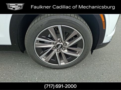New 2026 Cadillac Vistiq Sport w/ LPO, Floor Liner Package AWD/4WD image 9