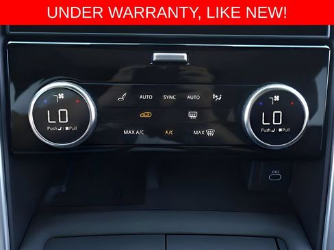 Used 2025 Land Rover Discovery Dynamic SE AWD/4WD image 25