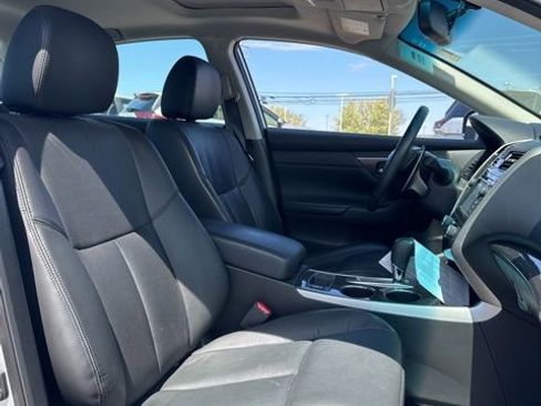 Used 2015 Nissan Altima 3.5 SL FWD image 13