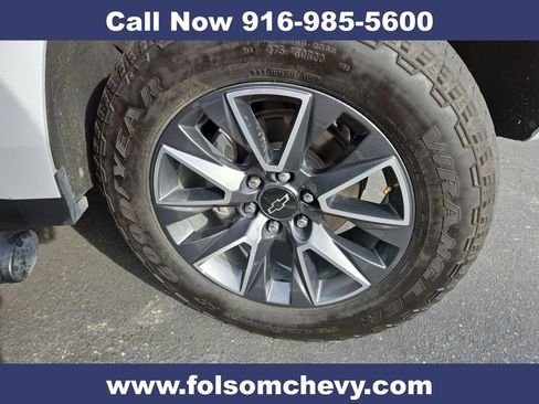 Used 2022 Chevrolet Tahoe Z71 w/ Z71 Off-Road Package image 2