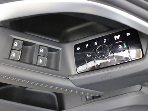 New 2025 Audi Q5 Prestige image 17