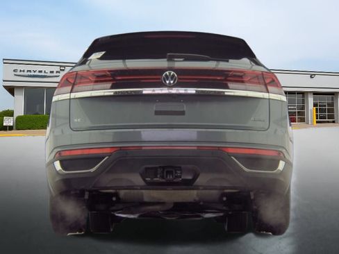 Used 2025 Volkswagen Atlas Cross Sport SE image 7