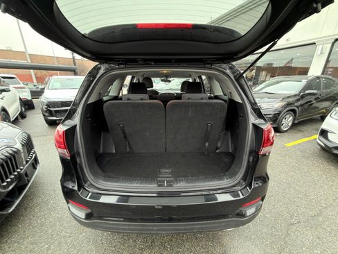 Used 2019 Kia Sorento LX image 8