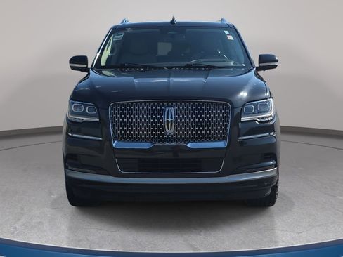 Used 2023 Lincoln Navigator L Reserve AWD/4WD image 2