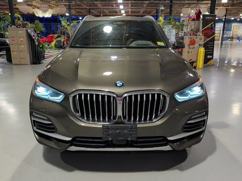 Used 2021 BMW X5 xDrive40i w/ Premium Package AWD/4WD image 3