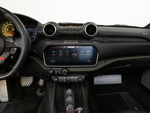 Certified 2020 Ferrari Portofino RWD image 91