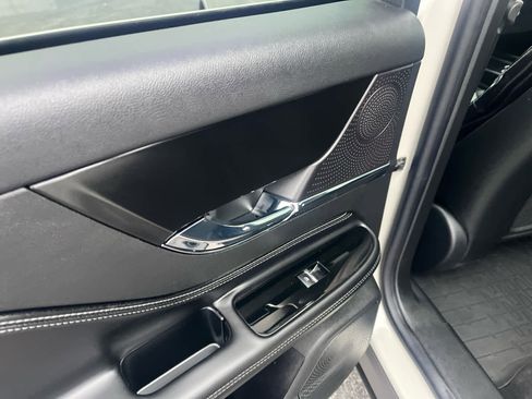 Used 2024 Lincoln Corsair Grand Touring image 27