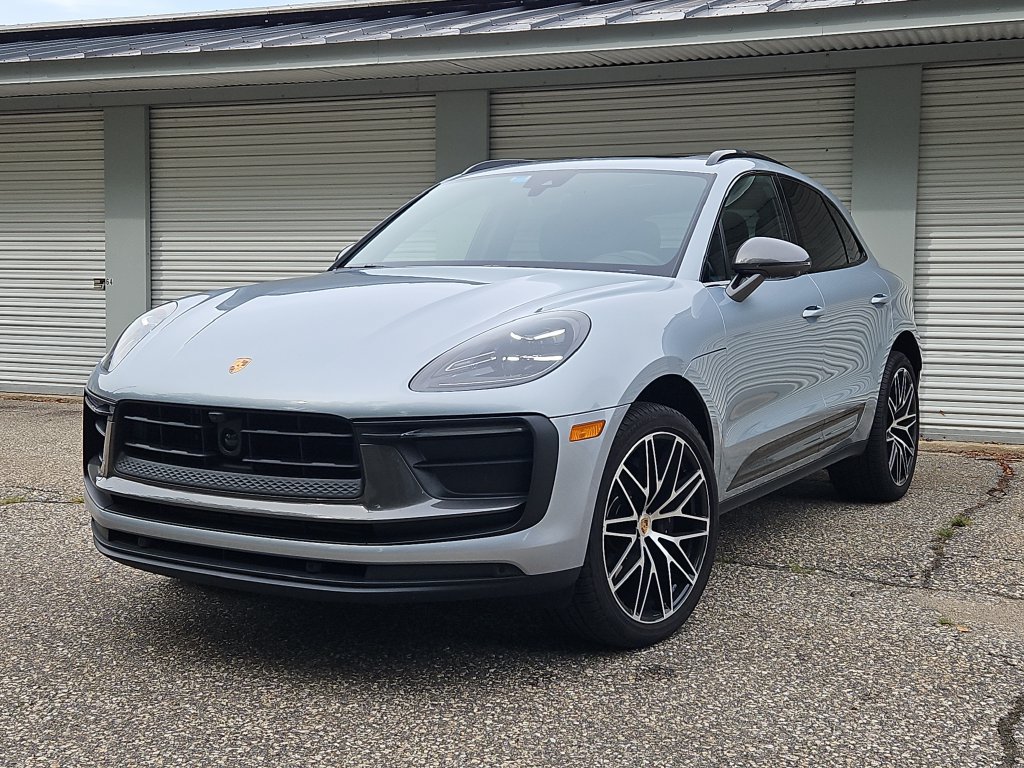 Certified 2026 Porsche Macan Turbo AWD/4WD image 1