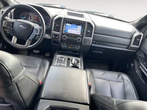 Used 2018 Ford Expedition Max XLT w/ Equipment Group 202A AWD/4WD image 10