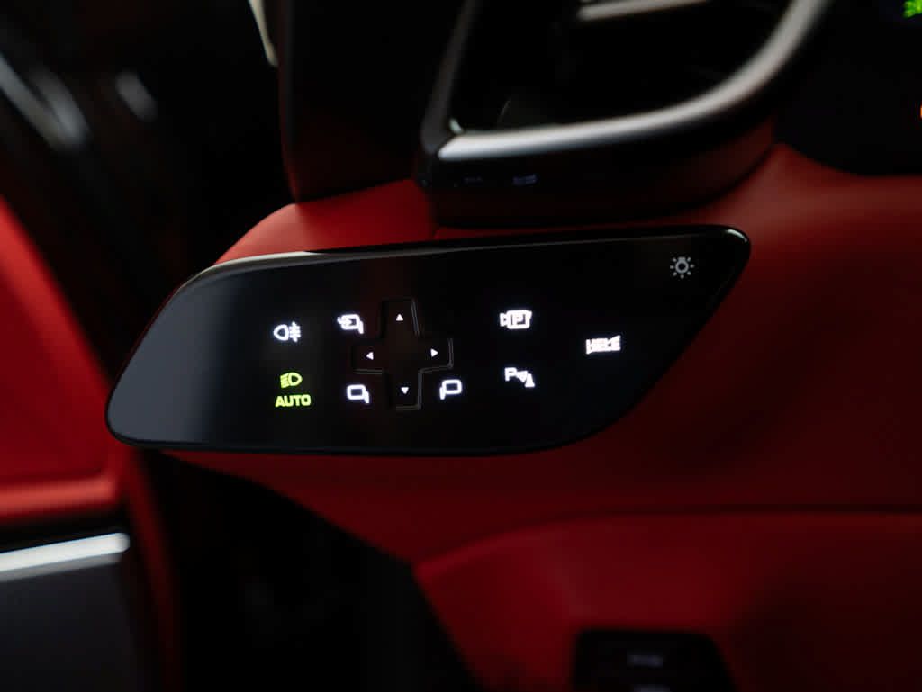 Used 2025 Ferrari Roma Spider RWD image 22