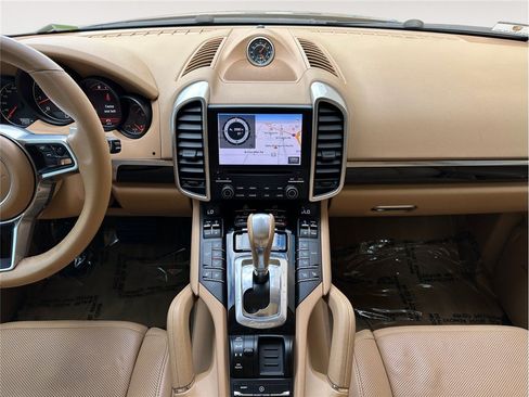 Used 2017 Porsche Cayenne Platinum Edition AWD/4WD image 11